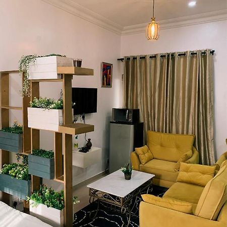 Cozy Studio Unit In Lekki Phase 1 - Kitchen, 24-7 Light, Wifi, Netflix Apartment Lagos Exterior photo
